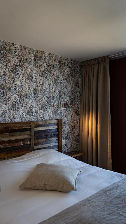 Double Room with Sea View room - Image 2
