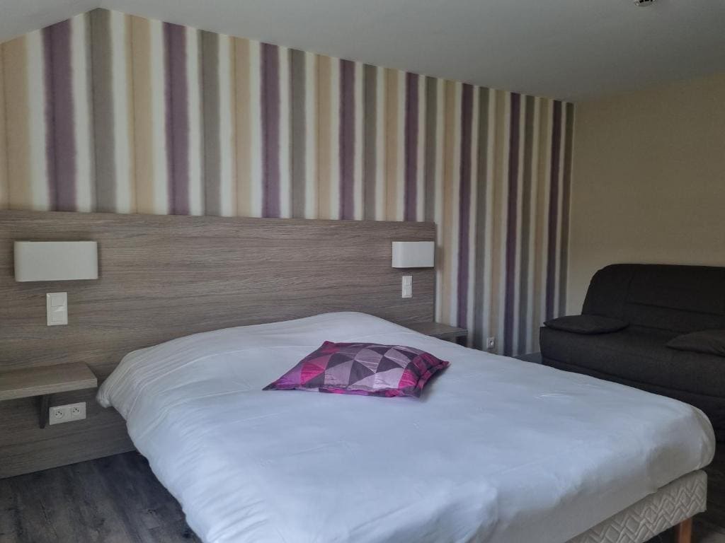 Family Room with Garden View - optional extra bed at an additional cost room - Image 2