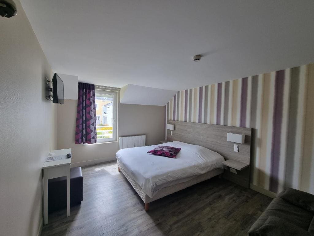 Family Room with Garden View - optional extra bed at an additional cost room - Image 1