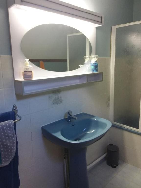 Double Room with Private Bathroom room - Image 3