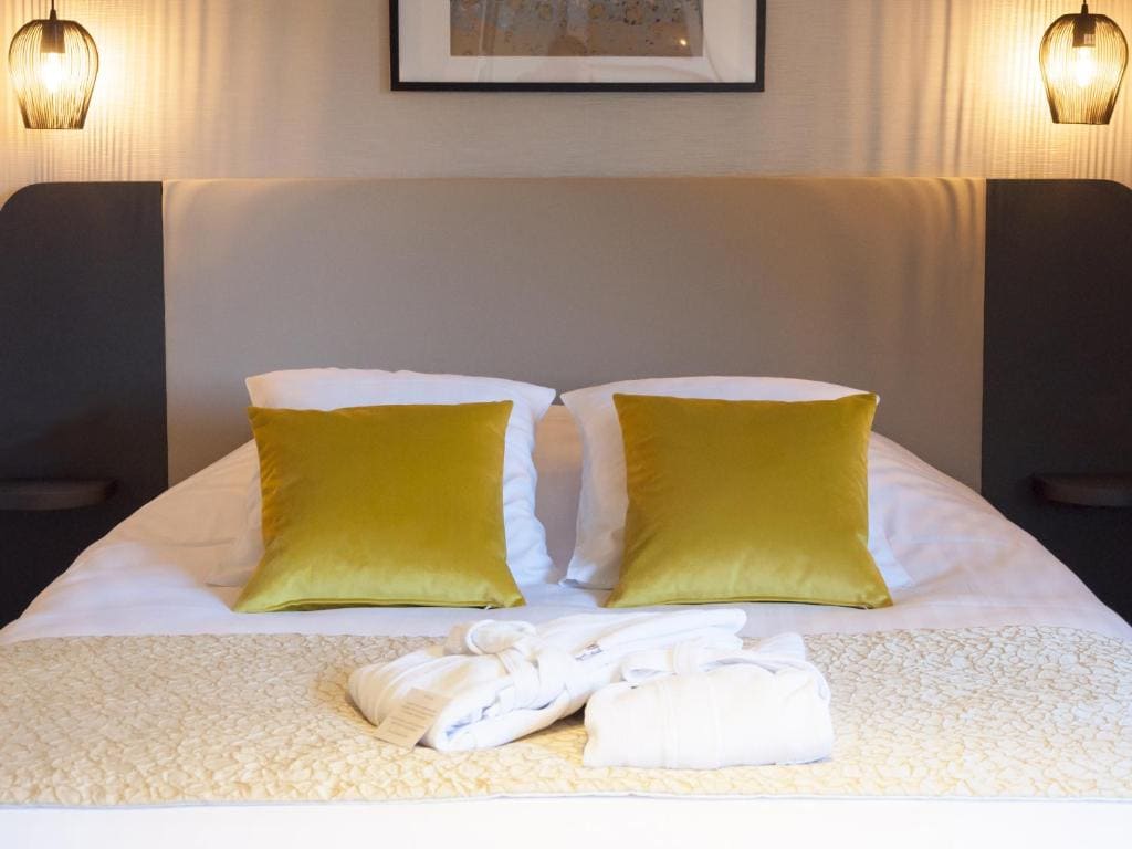 Superior Double Room room - Image 3