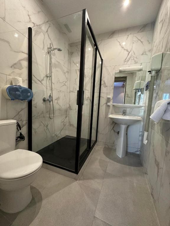 Triple Room with City View room - Image 2