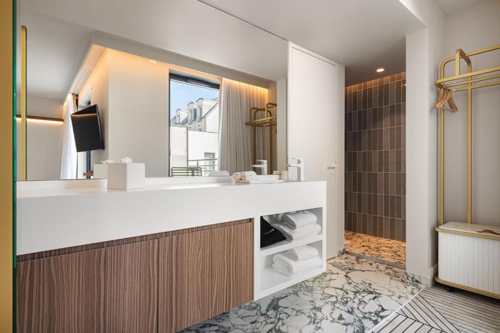 Superior Room - Terrace room - Image 3