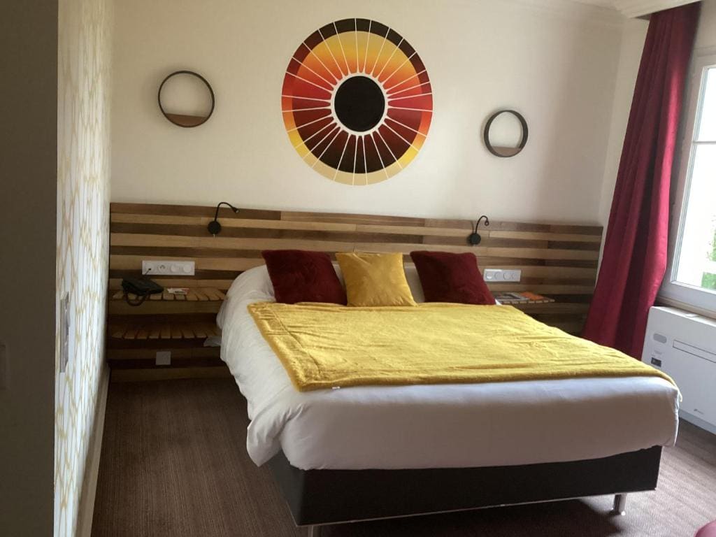 Superior Double Room with Shower room - Image 2