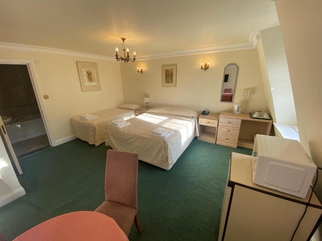 Quadruple Room room - Image 1