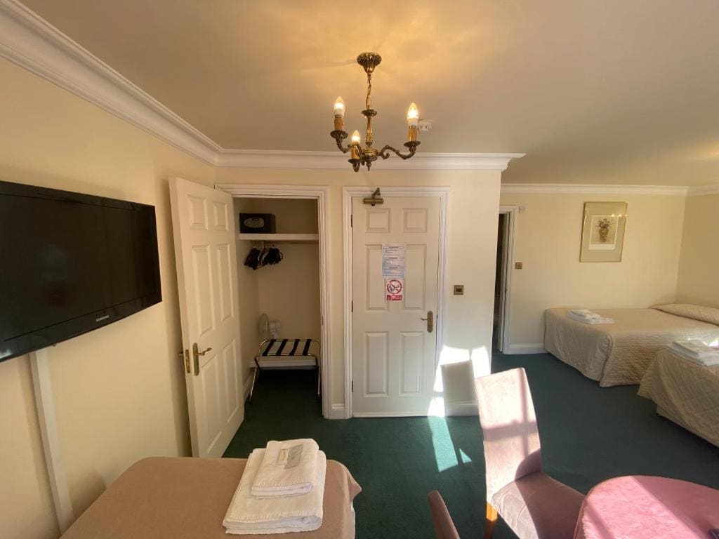 Quadruple Room room - Image 3