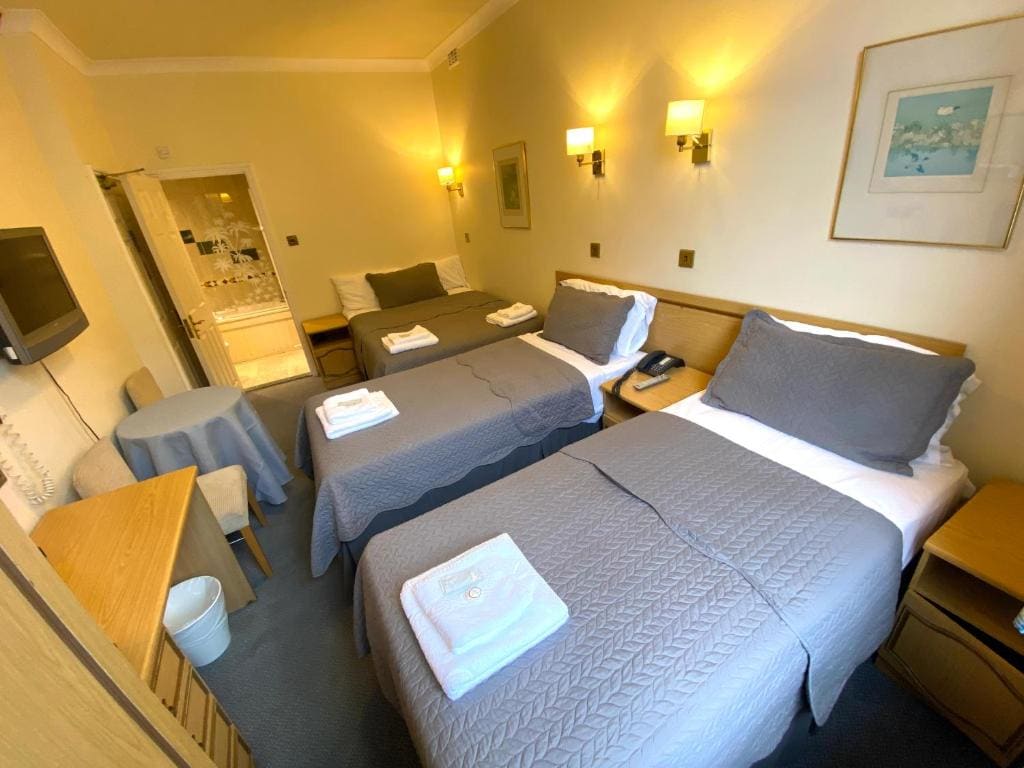 Quadruple Room room - Image 2
