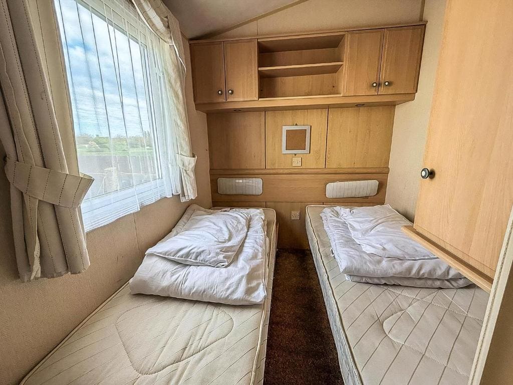 Mobile Home room - Image 3
