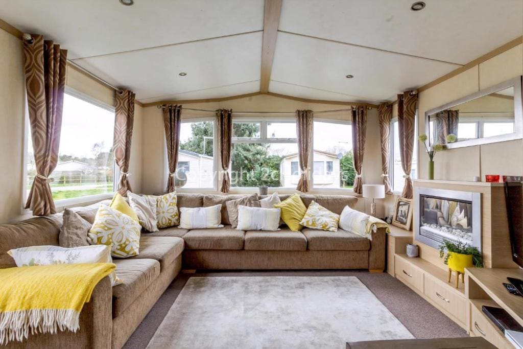 Mobile Home room - Image 3