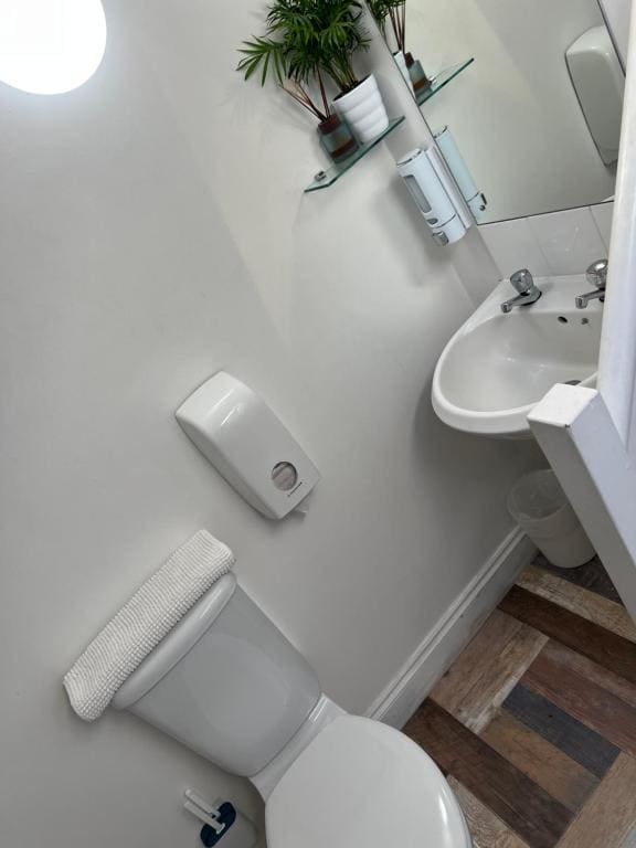 Double Room with Private Bathroom room - Image 2