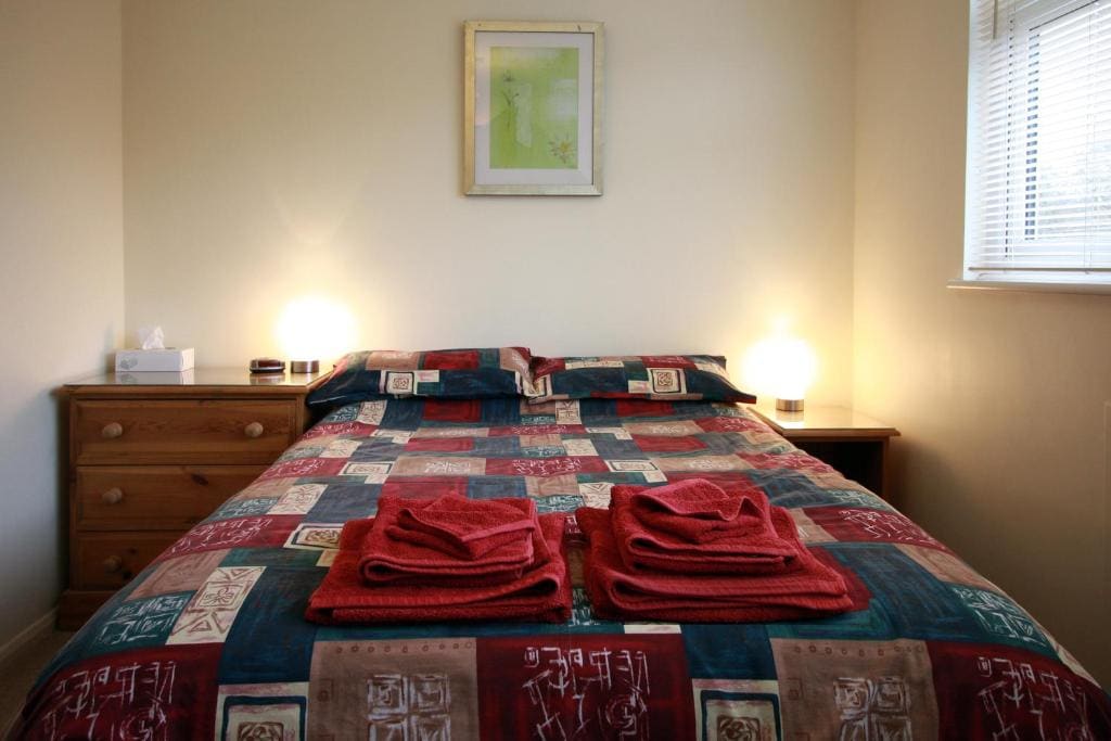 Double Room with Shared Bathroom room - Image 3