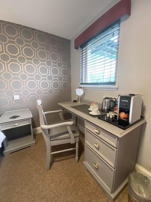 Double Room with Lake View room - Image 1