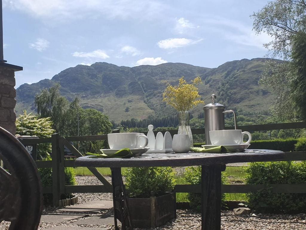 Double Room with Mountain View - Pet Friendly room - Image 1
