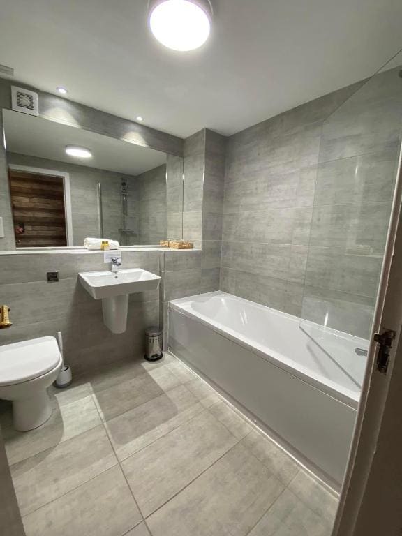 Double Room with Mountain View - Pet Friendly room - Image 2