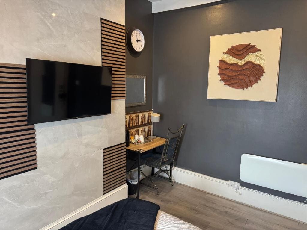 Double Room with Garden View room - Image 2