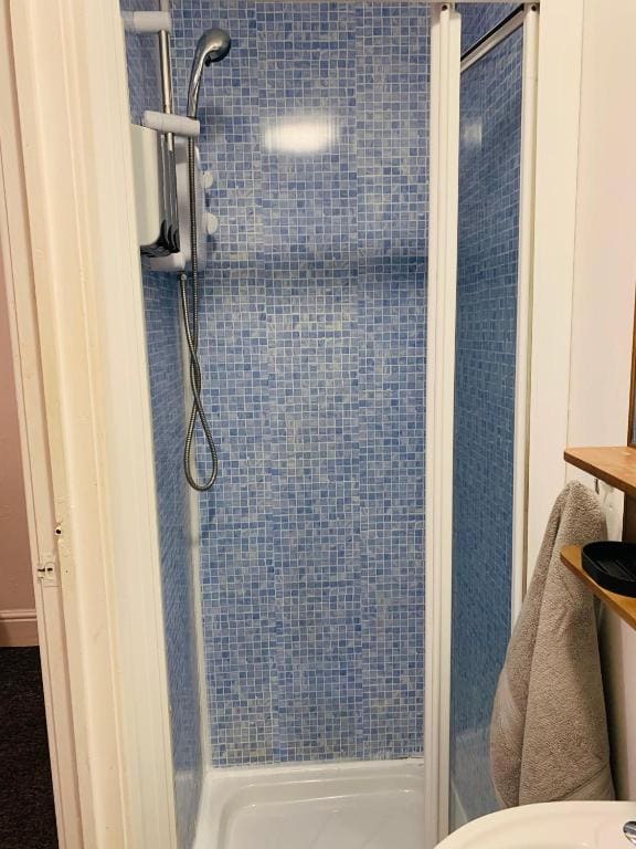 Double Room with Private Bathroom room - Image 3
