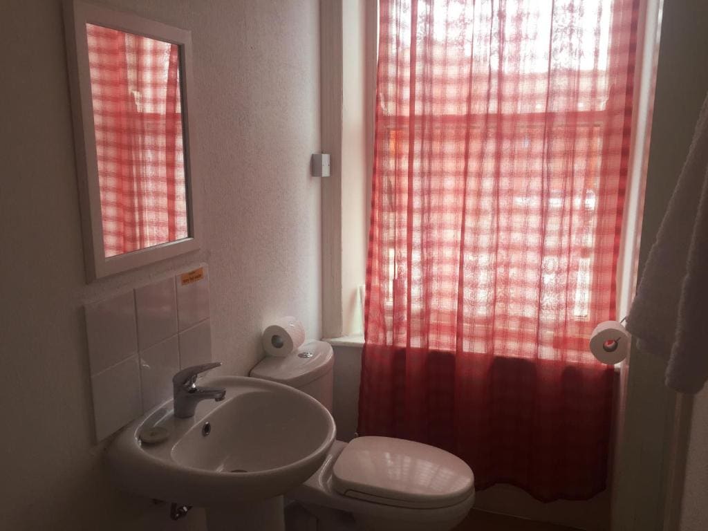 Large Double or Twin Room room - Image 2
