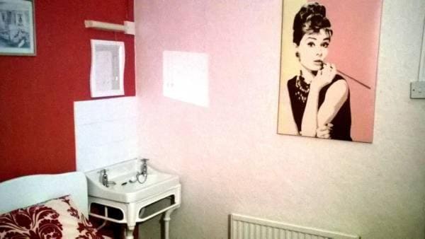 Small Twin Room with Private Bathroom room - Image 1