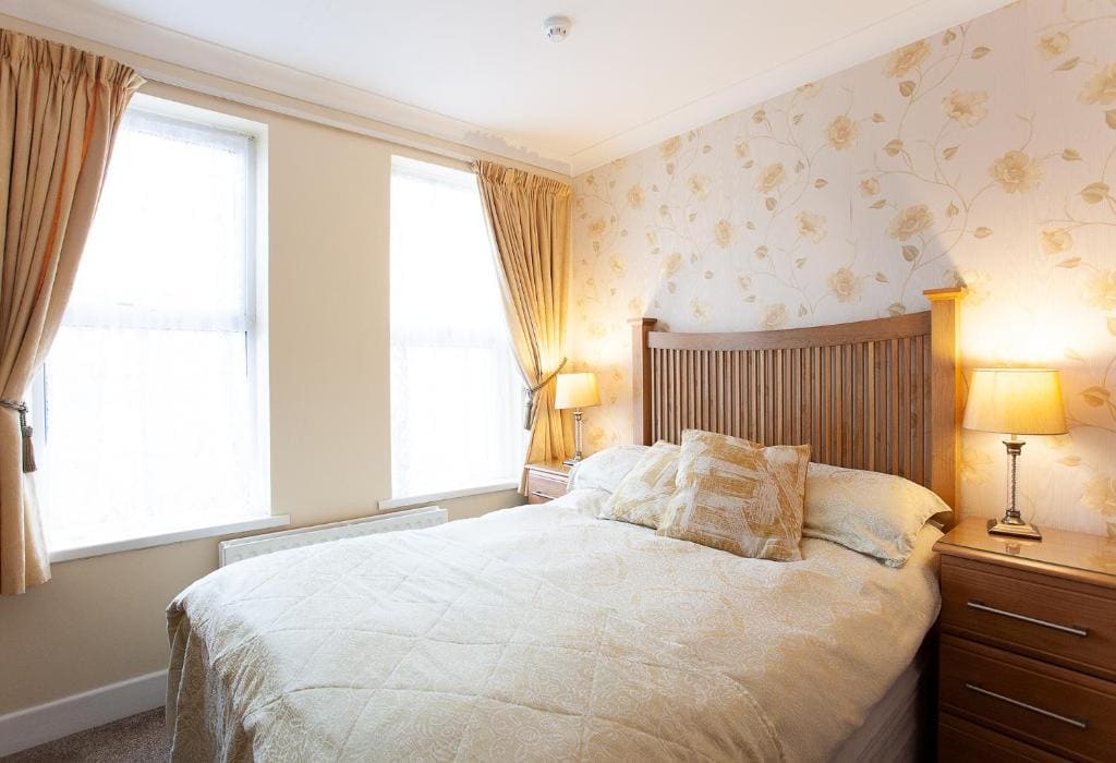 Double Room with Private Bathroom room - Image 3