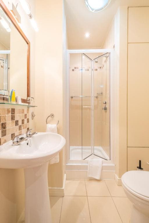 Classic Double Room room - Image 2