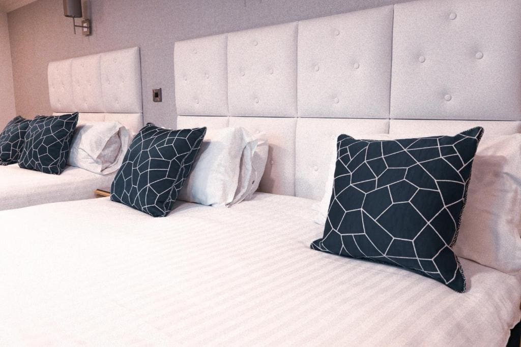 Classic Quadruple Room room - Image 1