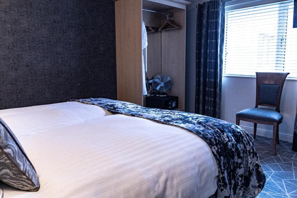 Classic Twin Room room - Image 3