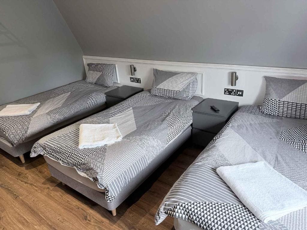 Triple Room with Private Bathroom room - Image 2