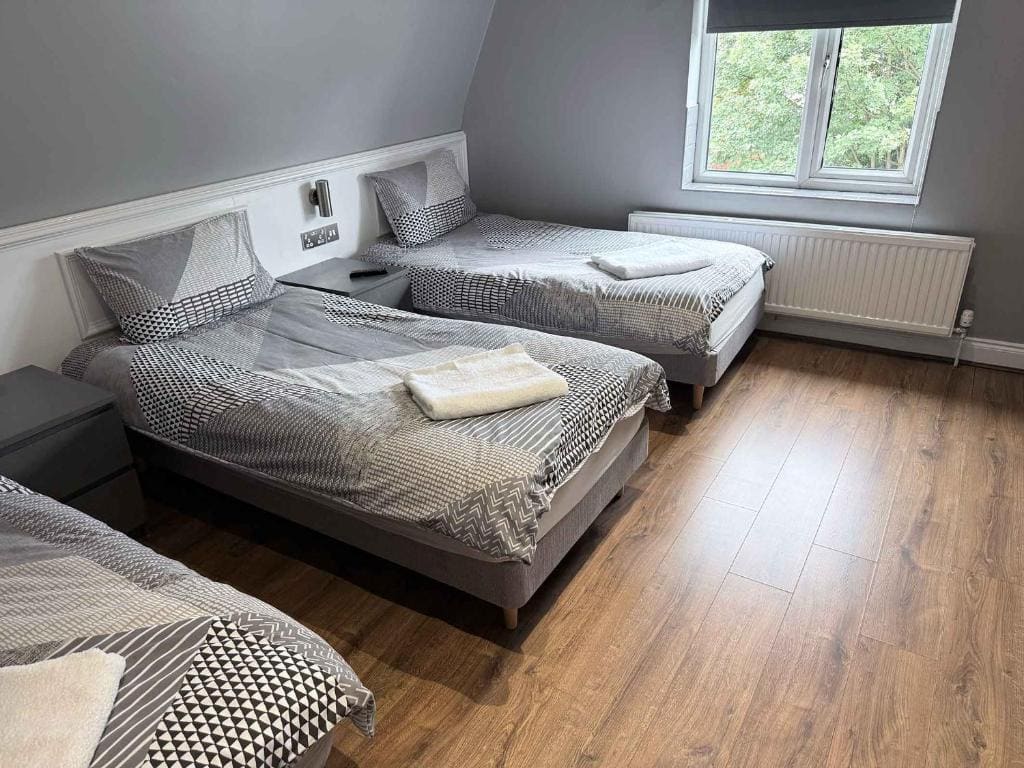Triple Room with Private Bathroom room - Image 1