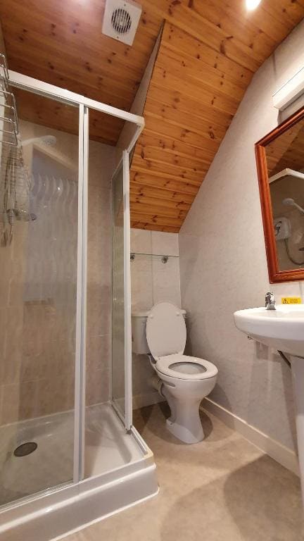 Family Room room - Image 2