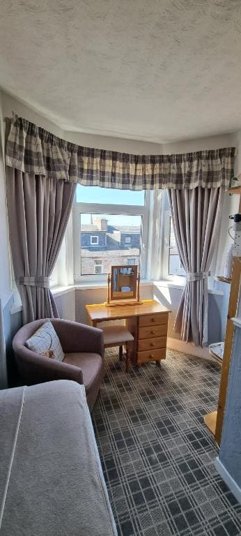 Family Room room - Image 1