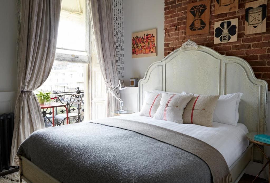 Comfy Double Room with Sea View and Balcony room - Image 1