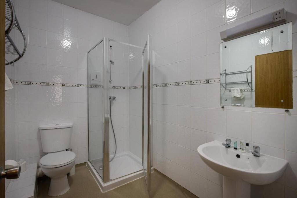 Large Deluxe Interconnecting Family Room with Sea View room - Image 1