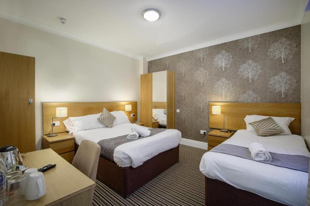 Triple Room with Private Bathroom room - Image 1