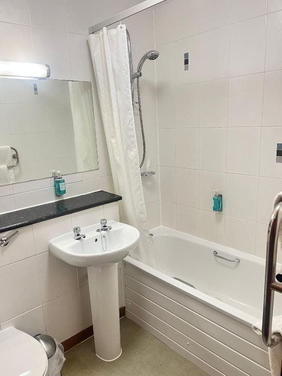 Standard Twin Room - Non-Smoking room - Image 1