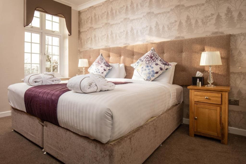 Suite with Double Bed room - Image 1