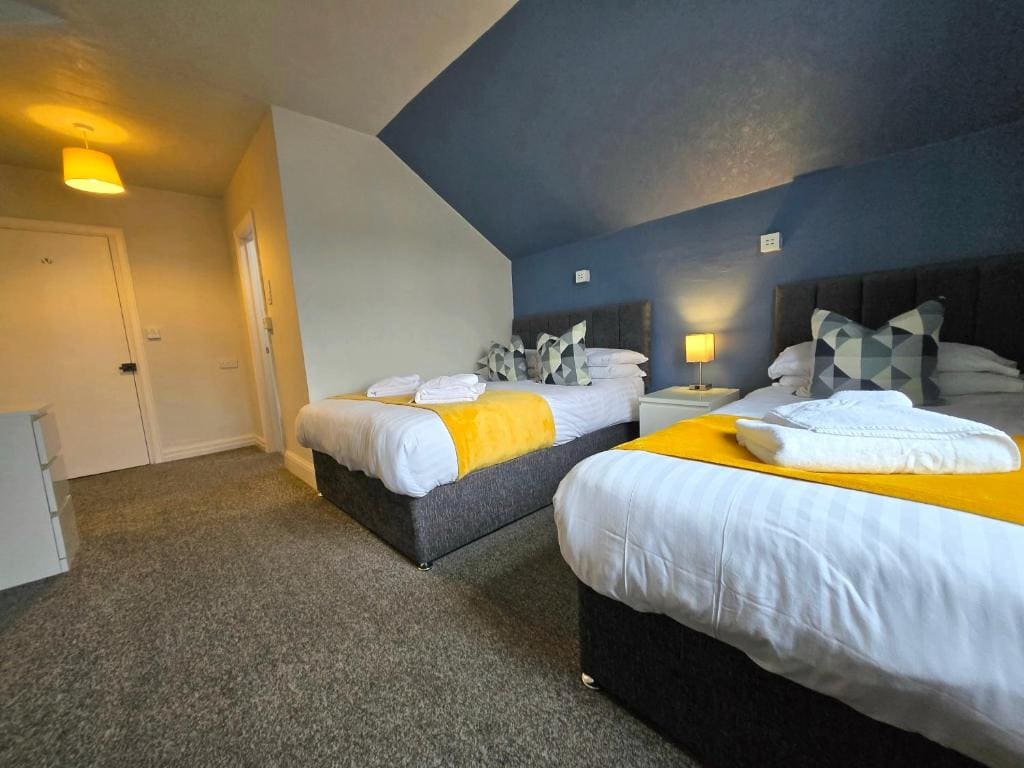 Standard Triple Room room - Image 3
