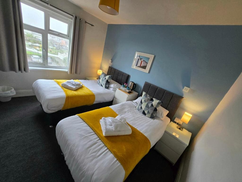 Standard Twin Room with Partial Sea View room - Image 1