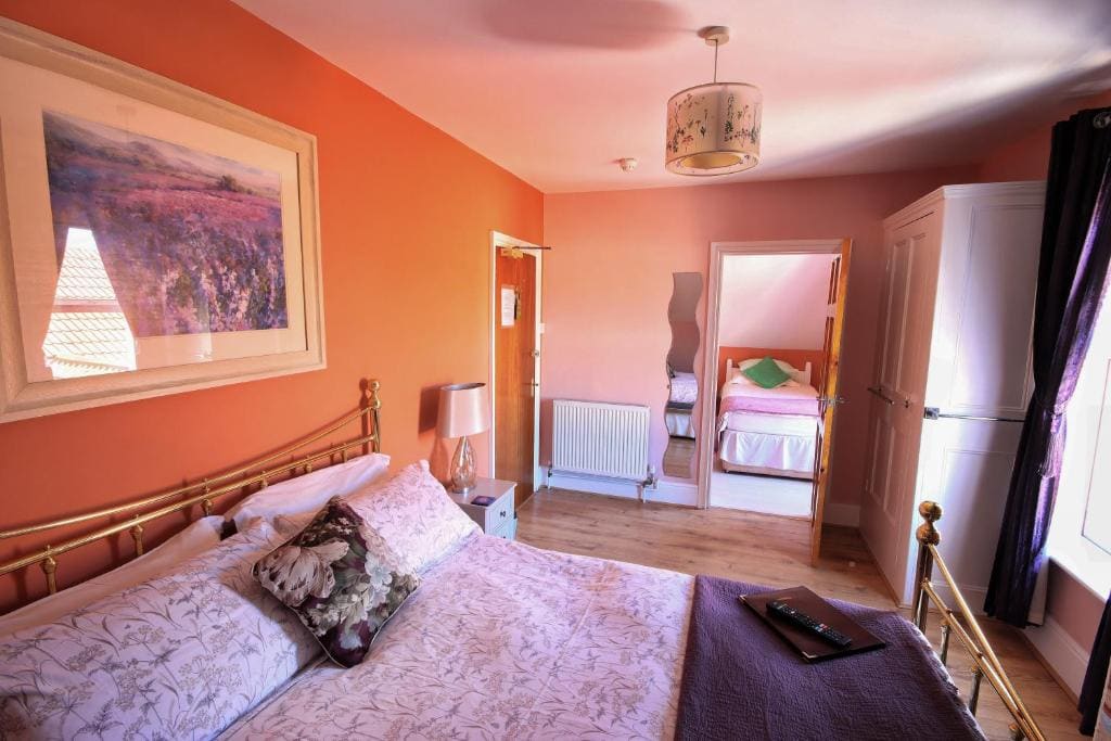 Classic Quadruple Room room - Image 1