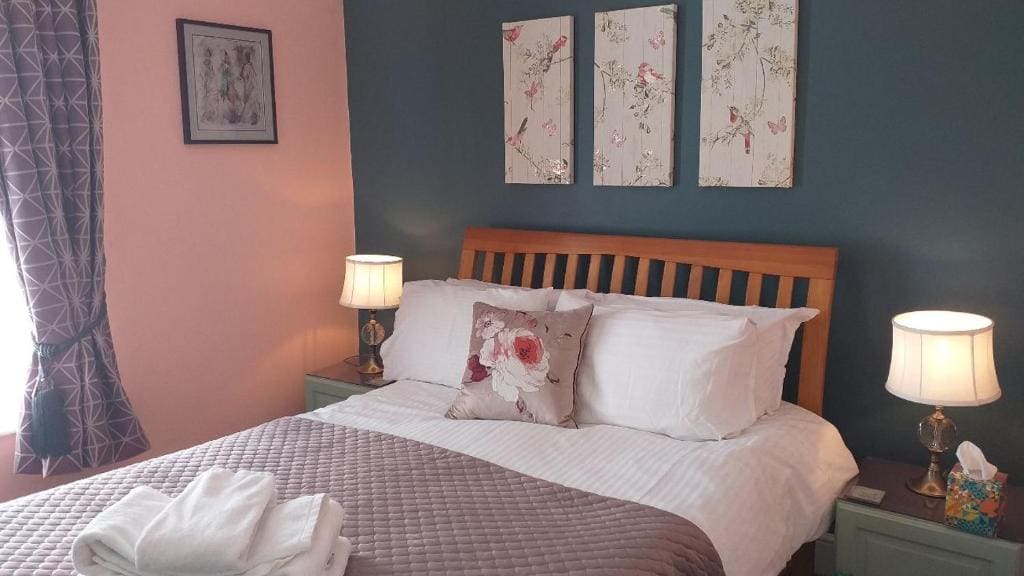 Small Double Room room - Image 3