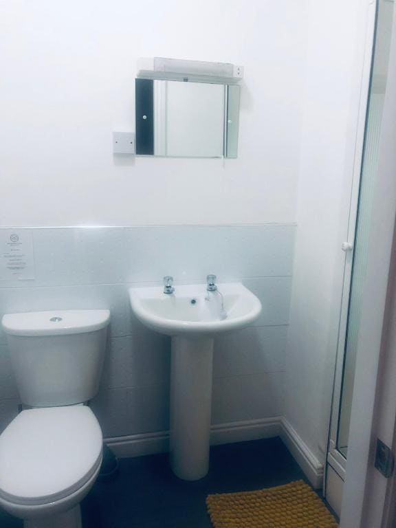 Double Room with Private Bathroom room - Image 3