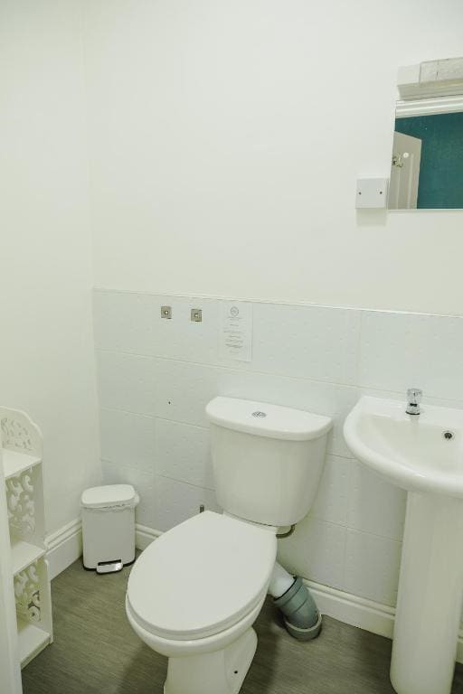 Superior Family Room room - Image 2