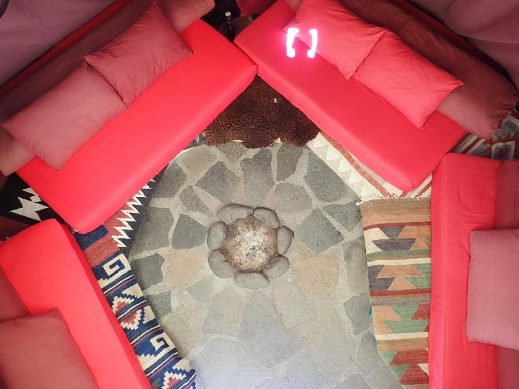 Tent room - Image 2