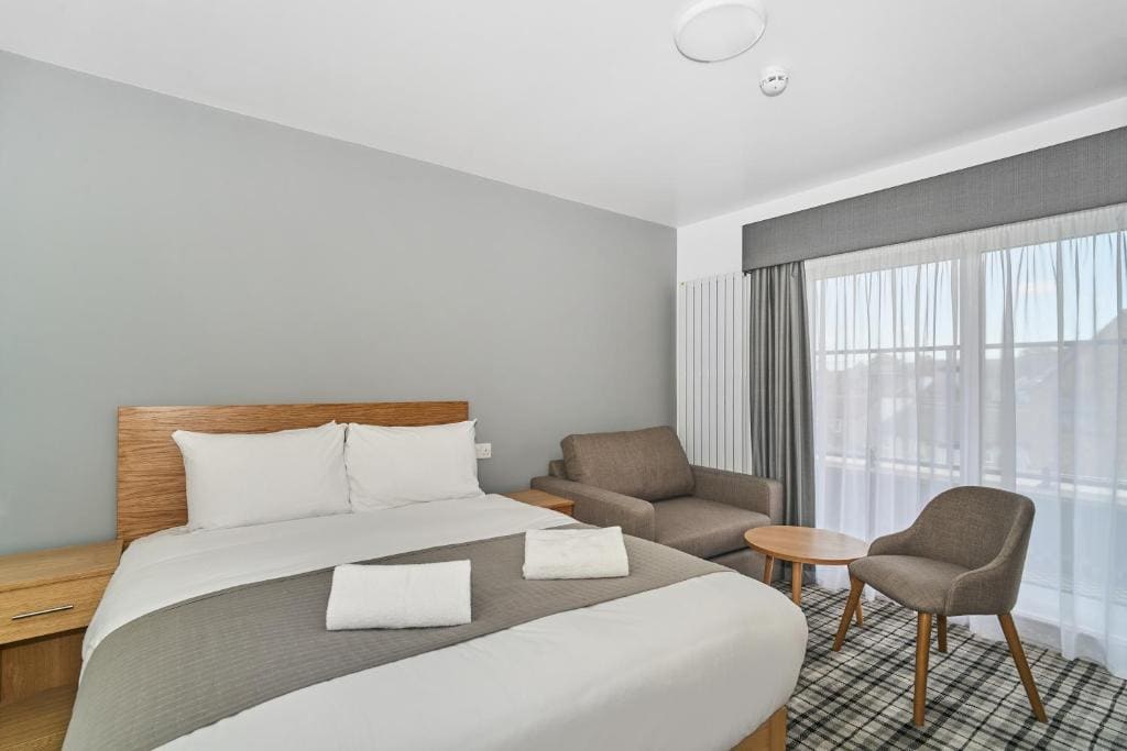 Two-Bedroom King Apartment with Two Sofa Beds, Balcony and Kitchen - Non-Smoking room - Image 2