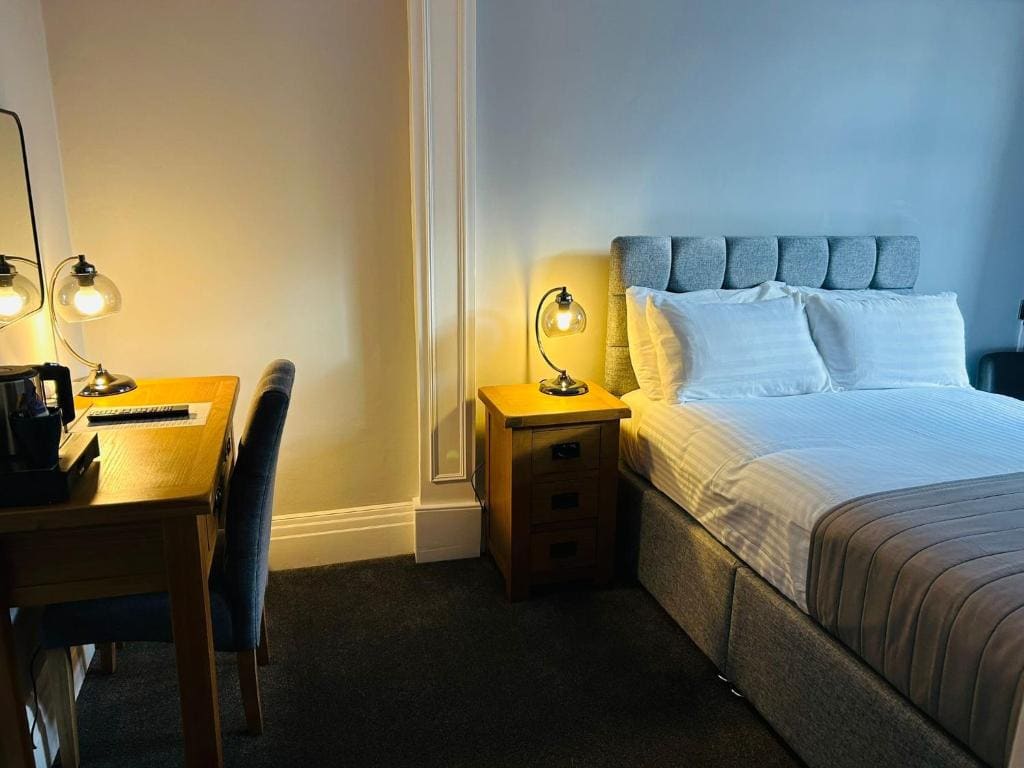 Economy Double Room room - Image 3