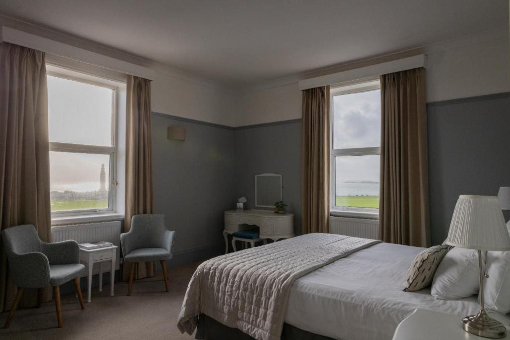 Large Double Room with Sea View room - Image 1
