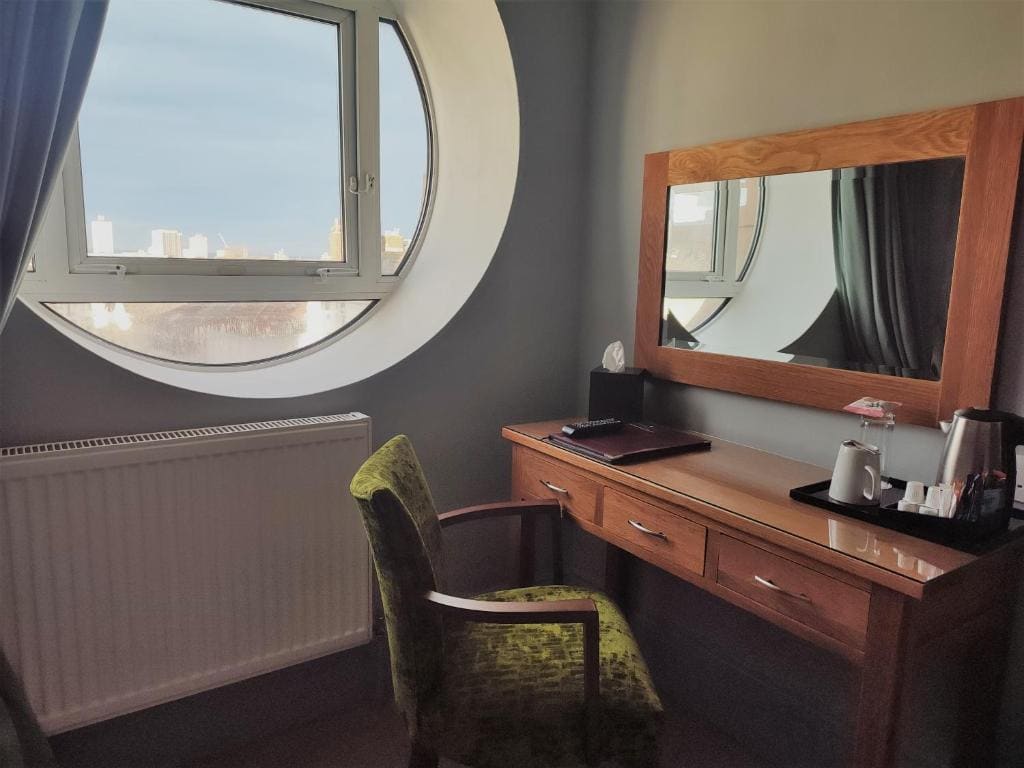 Double Room with Sea View room - Image 1