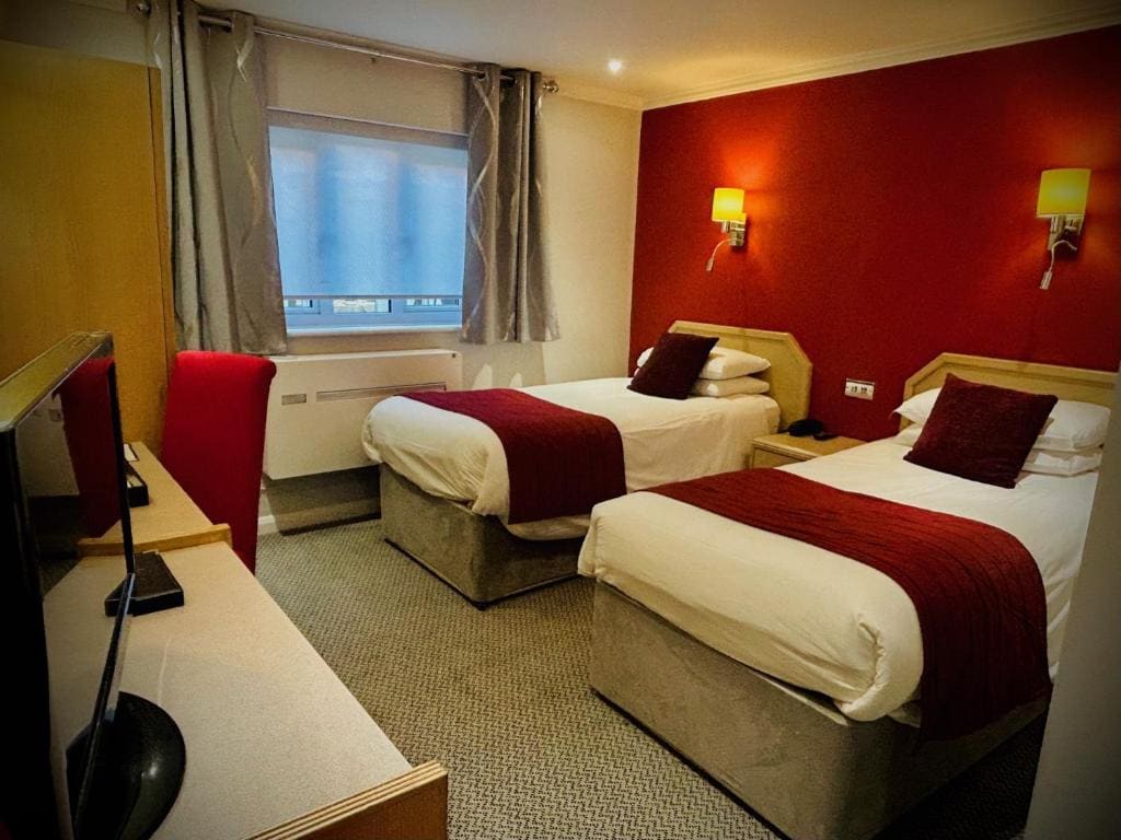 Standard Twin Room room - Image 1