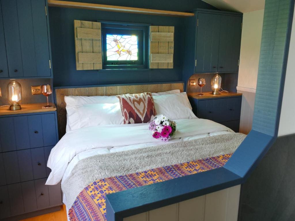 Superior Chalet room - Image 2
