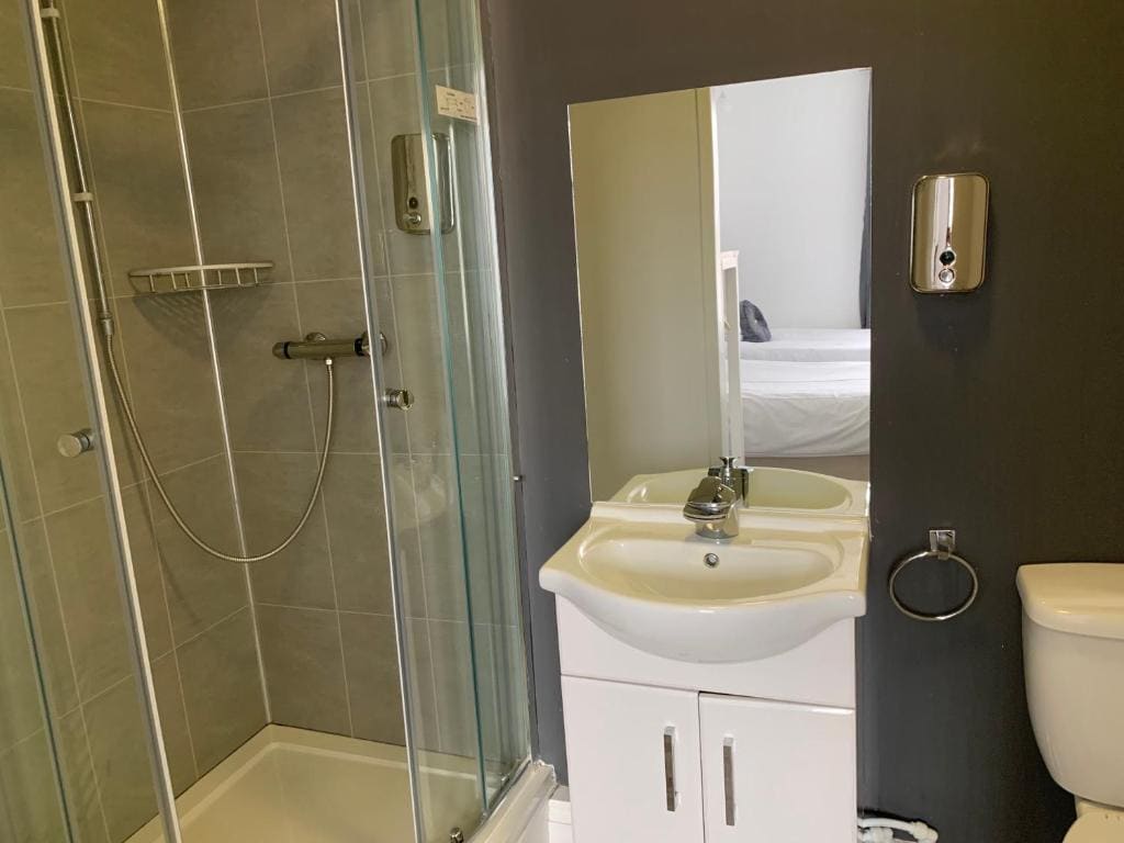 Deluxe Twin Room room - Image 1