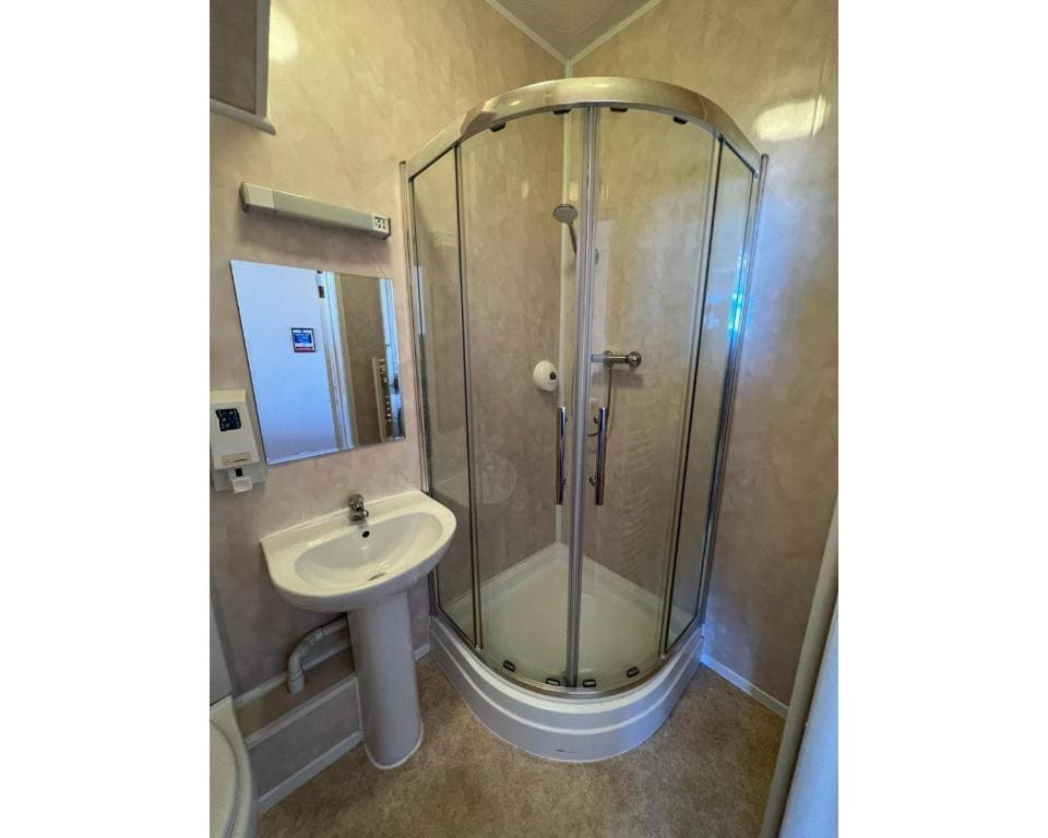 Standard Twin Room room - Image 2